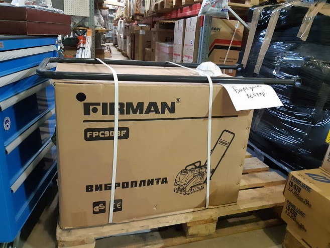 Подготовка к отгрузке виброплиты Firman FPC90BF Подготовка к отгрузке виброплиты Firman FPC90BF