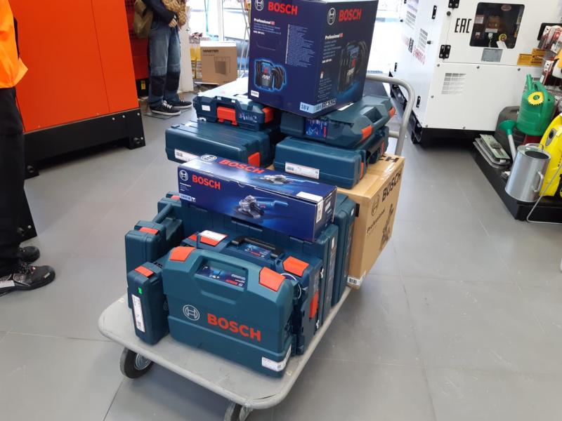 Отгрузка электроинструмента BOSCH Отгрузка электроинструмента BOSCH
